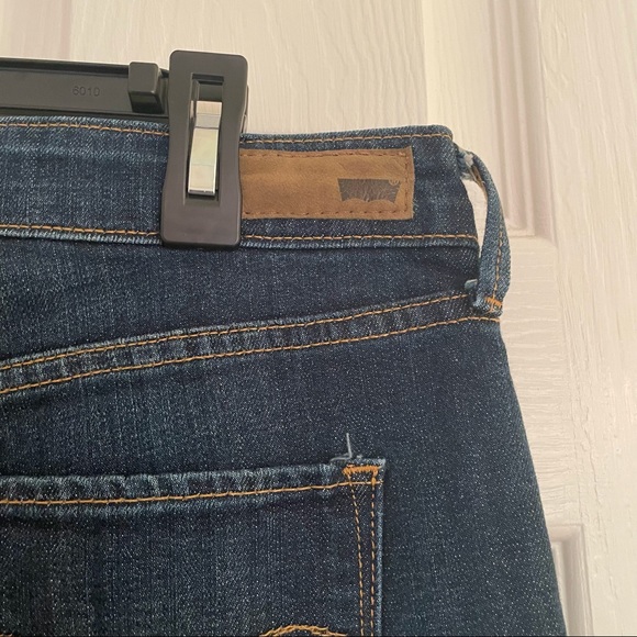 Levi's Jean - Picture 4 of 7